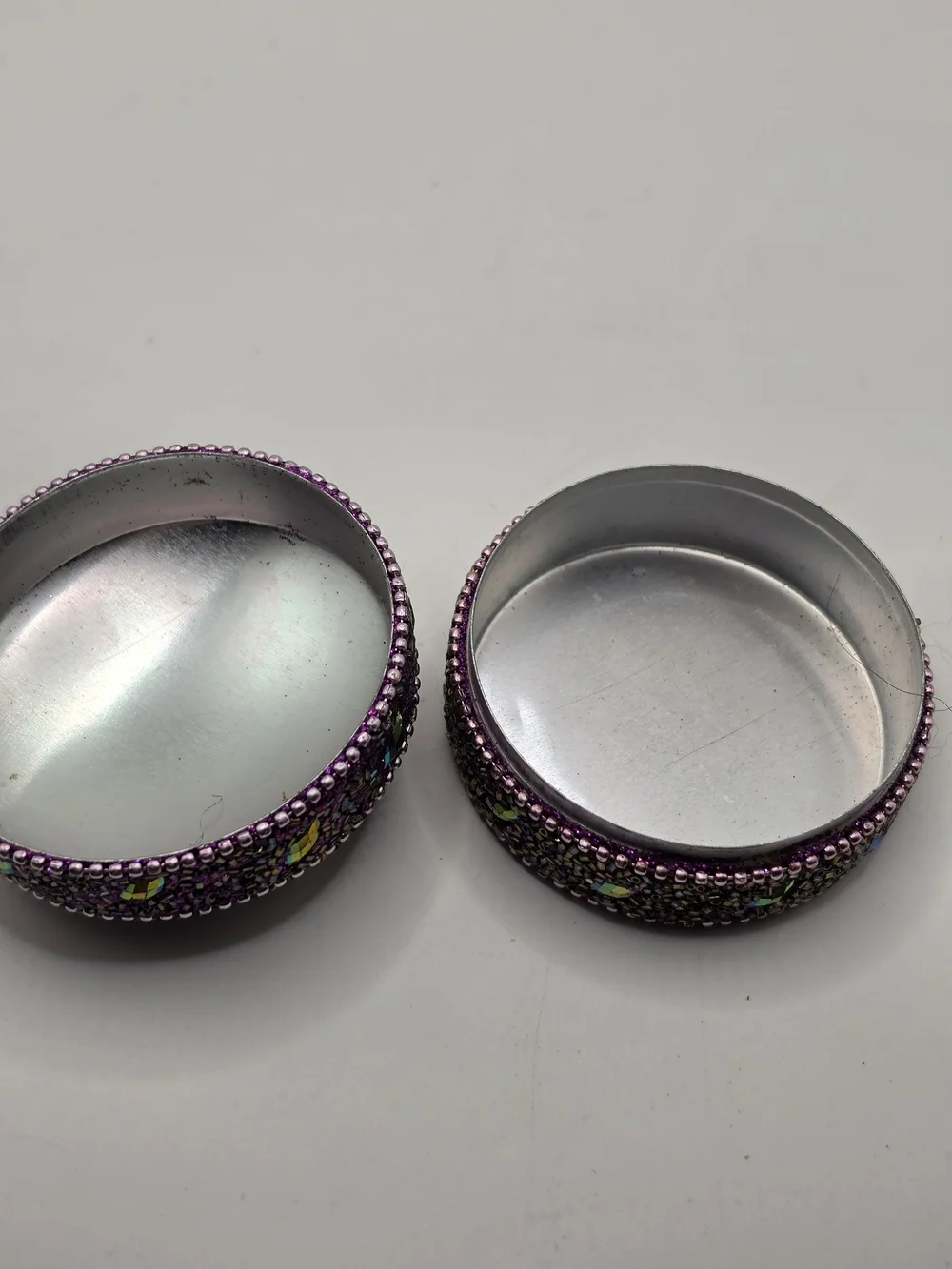 None beaded round